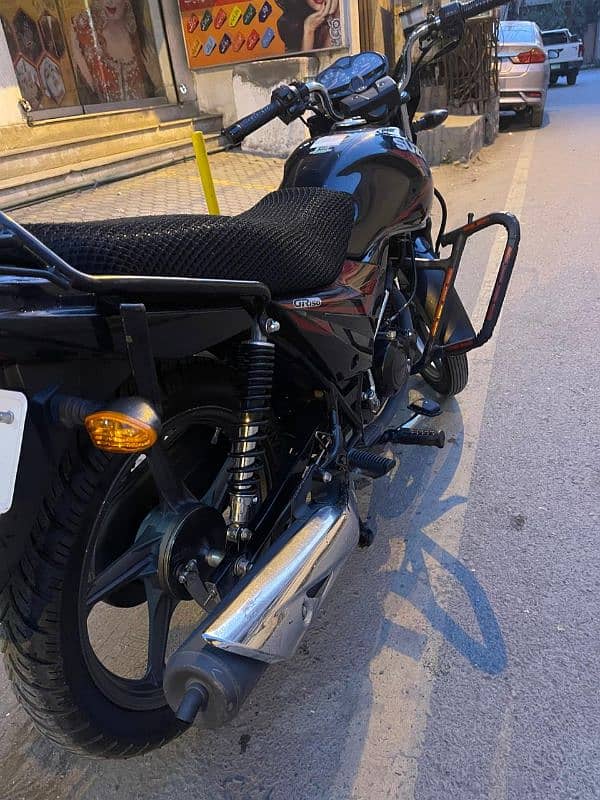 suzuki GR150 black 2