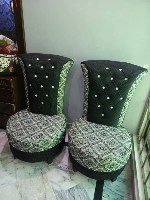 Pair Sofa Chairs In Awesome Condition 2