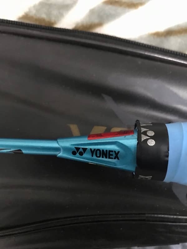 Yonex badminton rackets very light weight 4