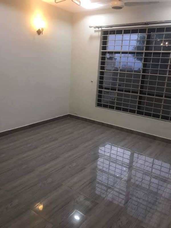 10 Marla Lower Portion For Rent In Wapda Town 6