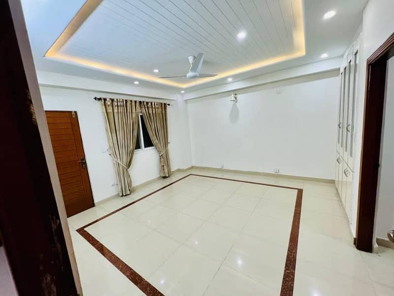 1 Kanal Upper Portion For Rent In Nasheman Iqbal Phase 1 At Very Ideal Location Very Close To Main Road 4