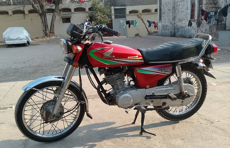 Honda 125 2014 model Lahore no call no 03141212088 5