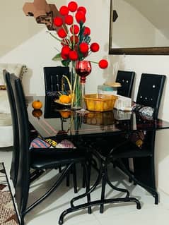 dinnig table with 6 chairs and mirror top