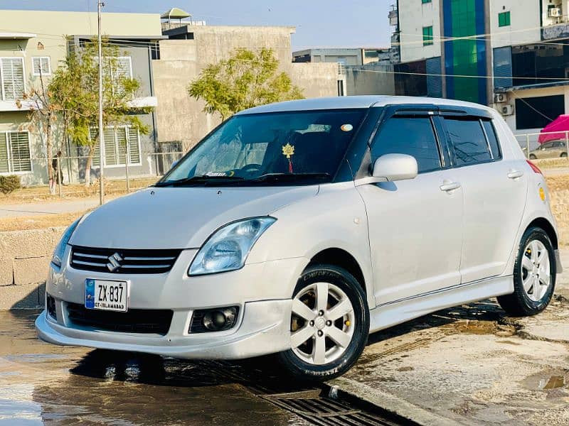 Suzuki Swift 2013 DLX 1.3 0