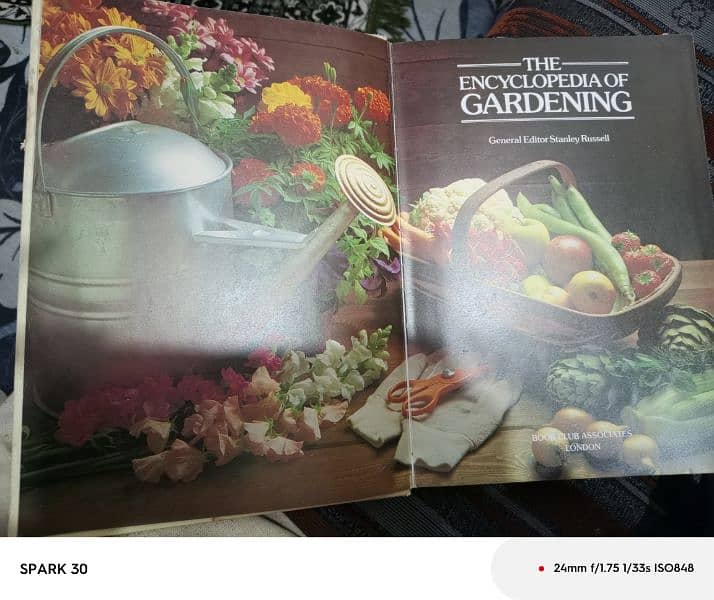 THE ENCYCLOPEDIA OF GARDENING 0