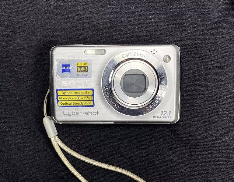 digital camera 8