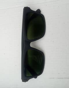 Genuine mat sunglasses in black clr