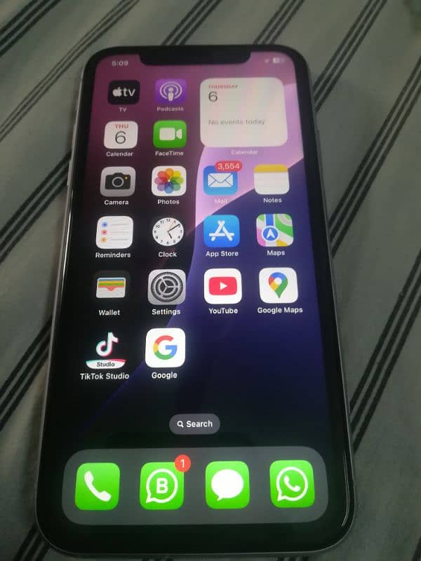 Iphone 11 jv 64 GB Lush condition 1