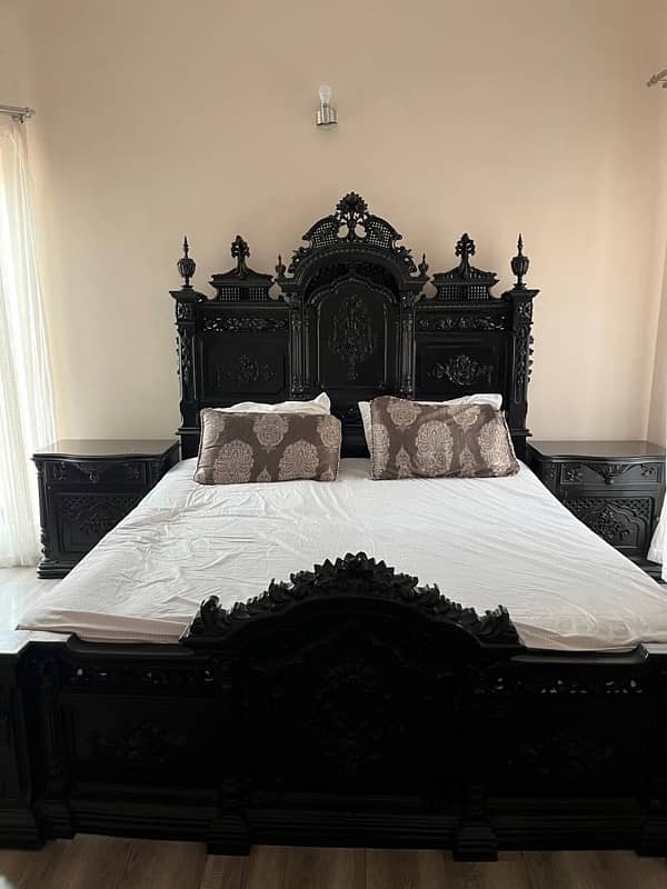 king bed in very good condition 1