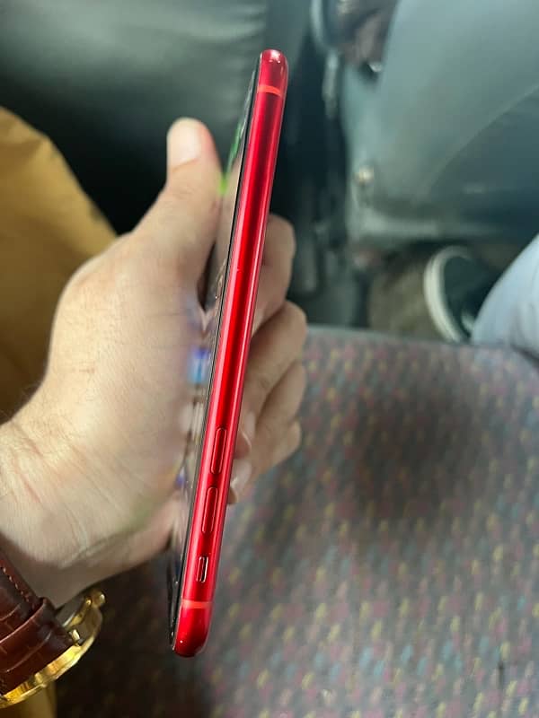 iPhone XR Red Product Non PTA 2