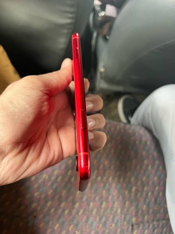 iPhone XR Red Product Non PTA 3