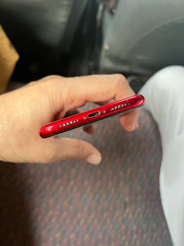 iPhone XR Red Product Non PTA 5