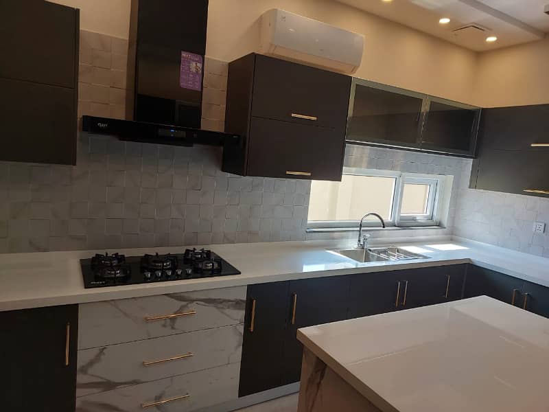 1 Kanal Brand New Modran Design House For Sale In DHA Phase 7. 38