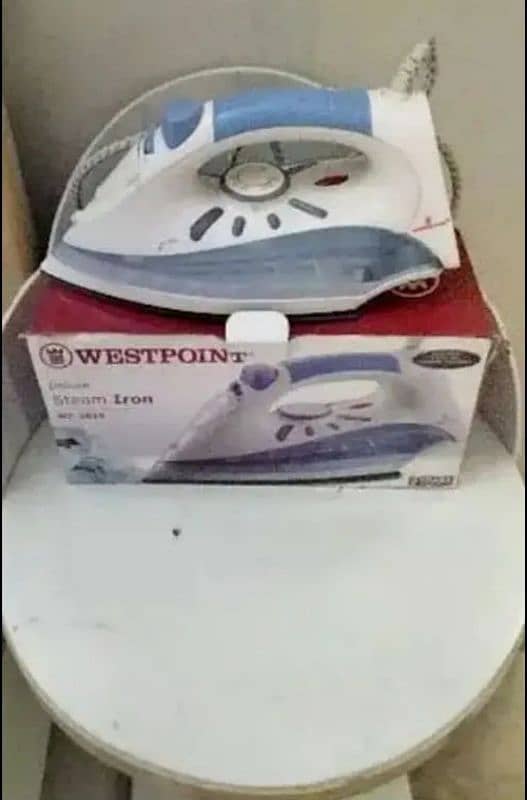 west point steam iron. 2 se 3 month use. excellent condition 4