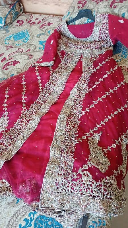 bridal lehnga few hours use only 3