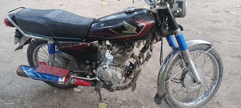 Honda CG125 Black colour 4