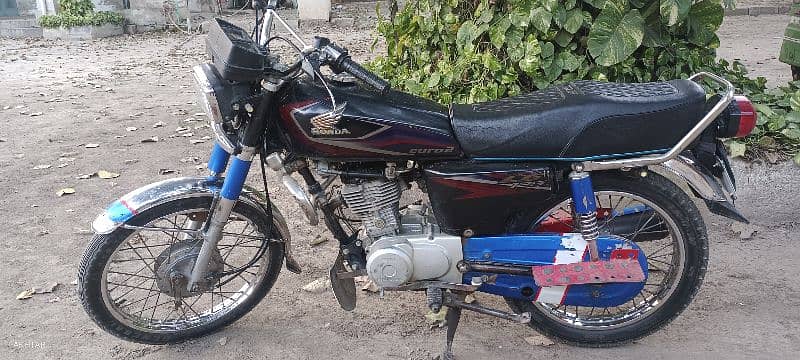 Honda CG125 Black colour 7