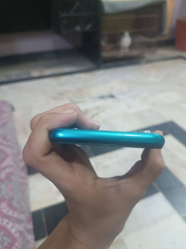 realme 5i 4