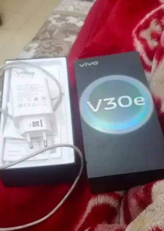 vivo v30e condition 10 by 10.9 10 mnth wrnty ha sab Kuch Sath ha 1