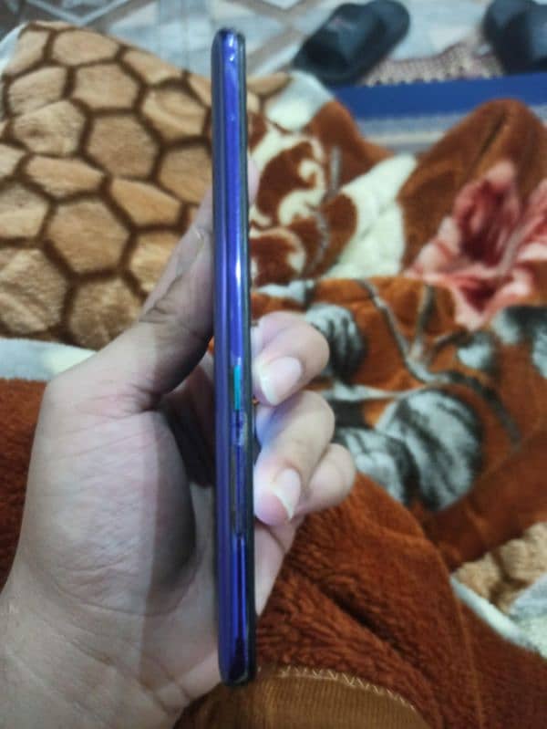 vivo Y51 4 128 GB daba or set ha 3