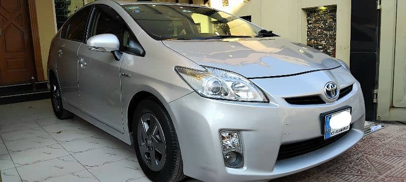 Toyota Prius 2011 1