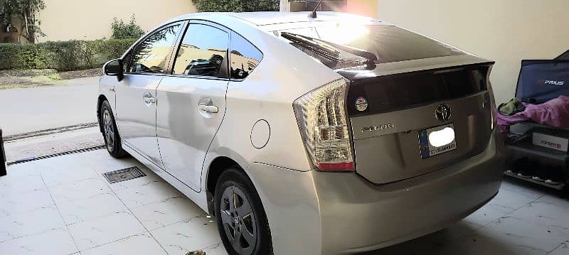 Toyota Prius 2011 6