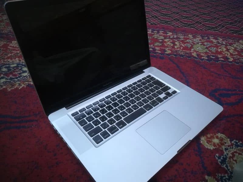 MacBook pro 2011 late for sale 0