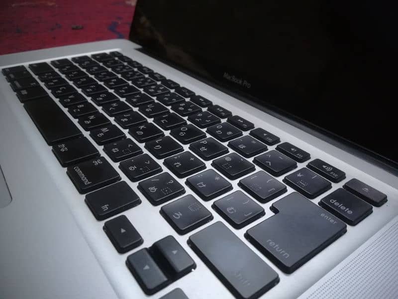 MacBook pro 2011 late for sale 1