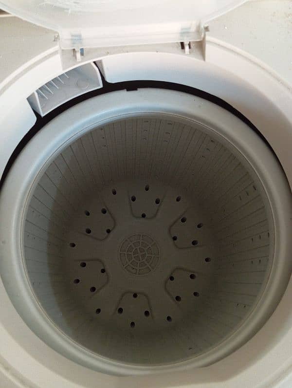 Haier 12KG Twin Tub Washing Machine 8