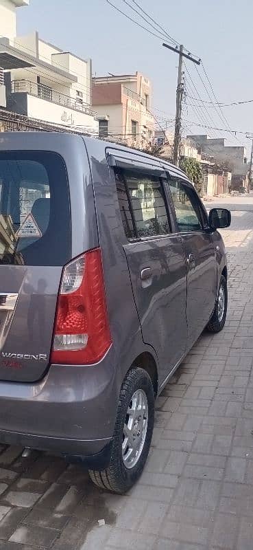 Suzuki Wagon R 2018 11