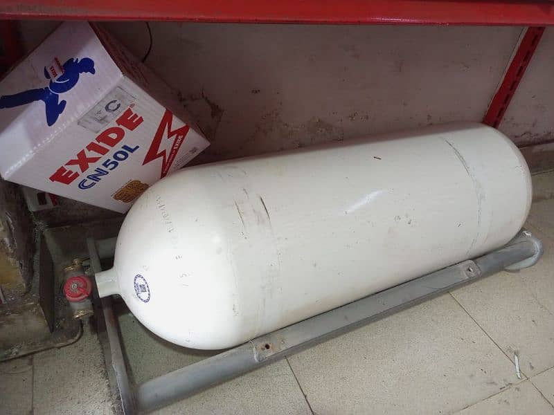 CNG kit cylinder available 10