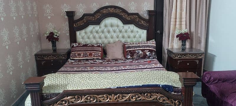 King size bed for sale 0