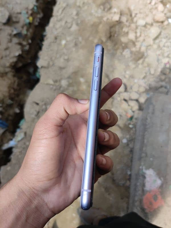 iphone 11 non PTA 3