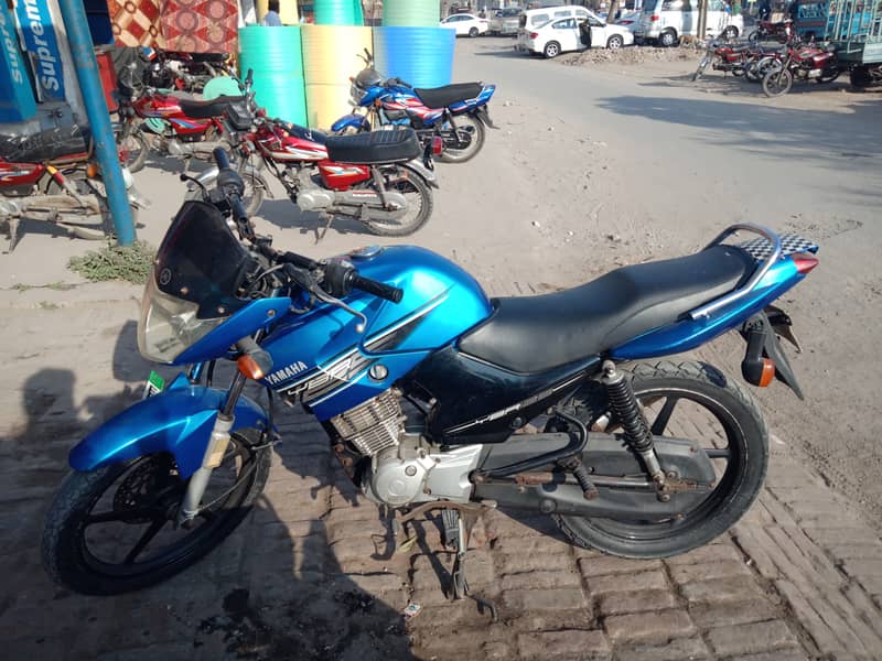 Yamaha YBR 125 ( Model 2015) Total Genuine 0