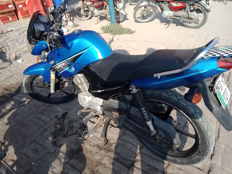 Yamaha YBR 125 ( Model 2015) Total Genuine 8