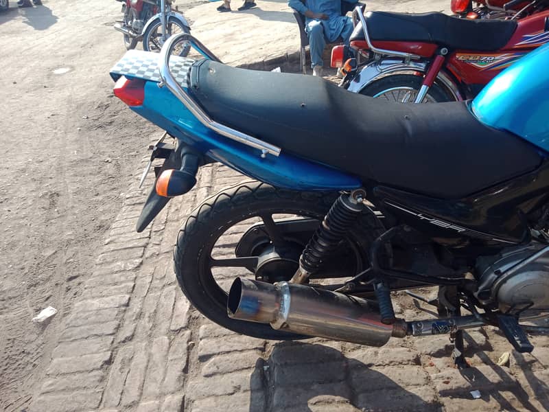 Yamaha YBR 125 ( Model 2015) Total Genuine 9