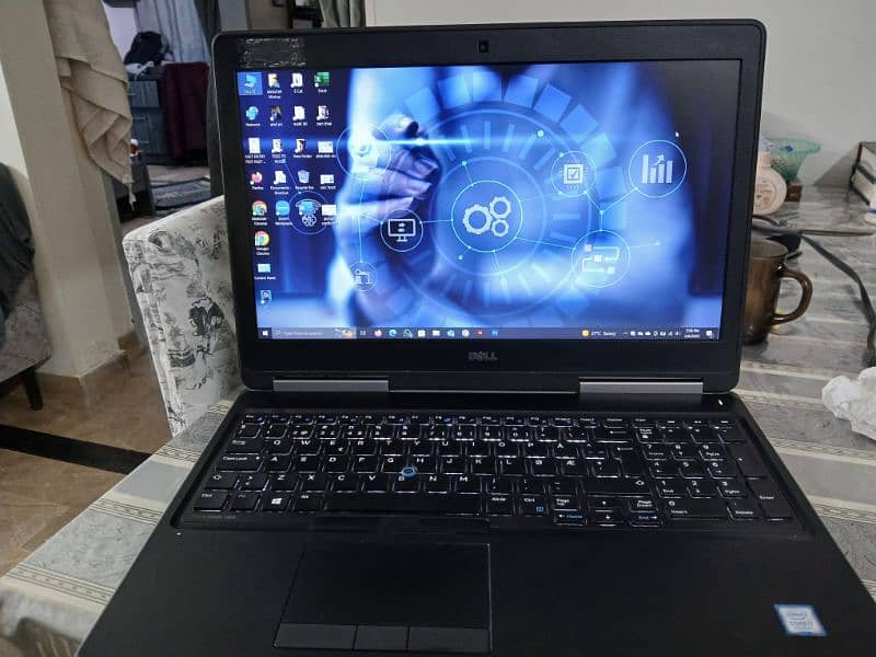 Dell Precision 7520 Intel corei7 7thGen 7920HQ (Graphic Processor) 0