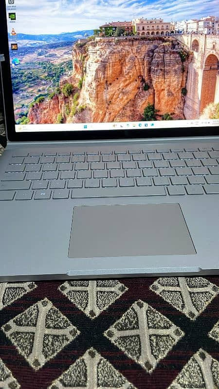 Surface Book 2 IntelCore i7 8th Gen  2GB Gtx 1060 8GB RAM 256GB  SSD 8