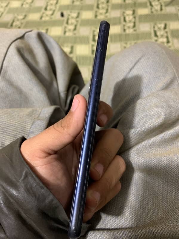 vivo y20s 4/128 3