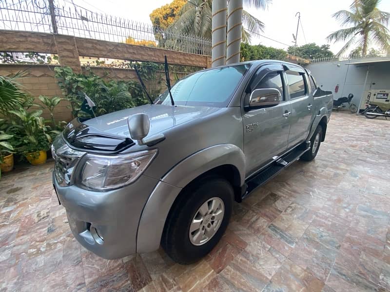 Toyota Hilux Vigo Champ 2011 1