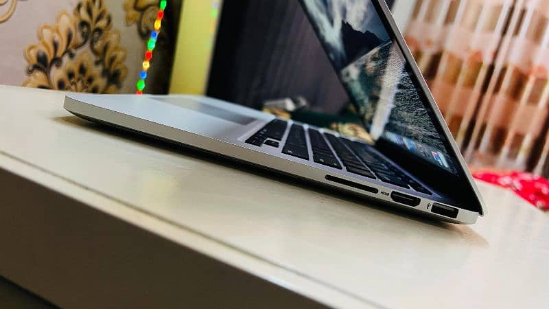 MacBook Pro 2015 (13.3" inch, Early 2015) 2