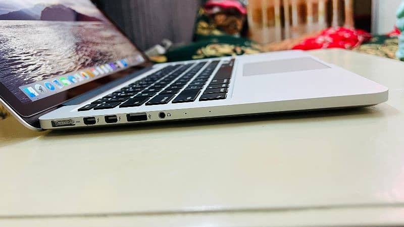 MacBook Pro 2015 (13.3" inch, Early 2015) 8