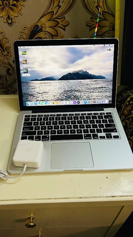 MacBook Pro 2015 (13.3" inch, Early 2015) 10