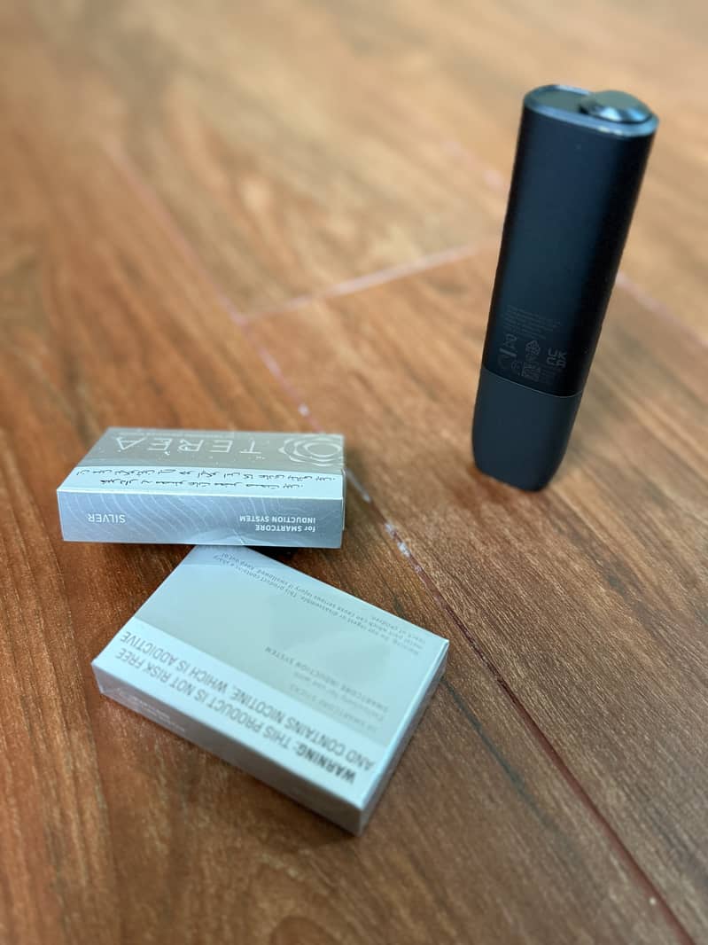 Iqos Iluma One w Box & Packs (Less than 1 month used) 1