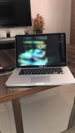 Macbook pro 2011 model available