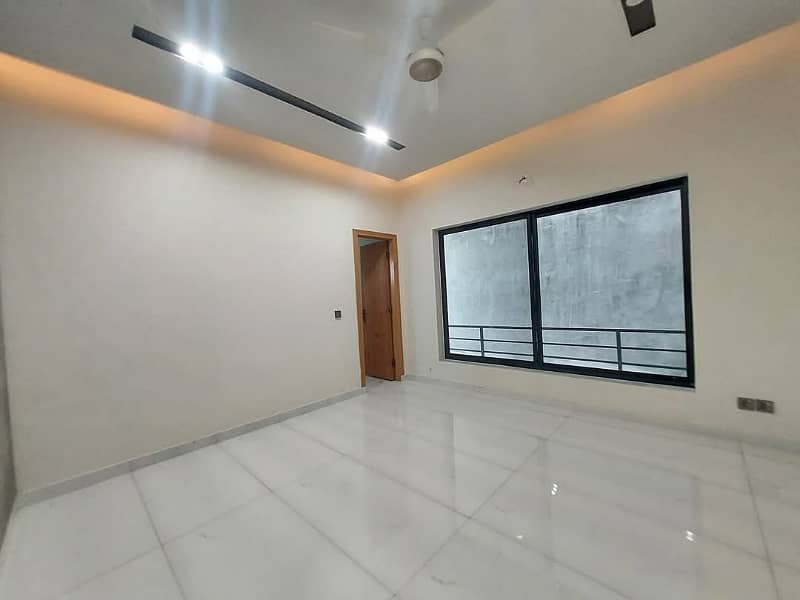 1 Kanal Luxury House For Sale In Dha Phase 1 On Prime Location 10