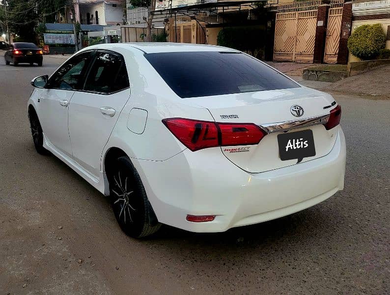 Toyota Corolla Altis Model 2016 3