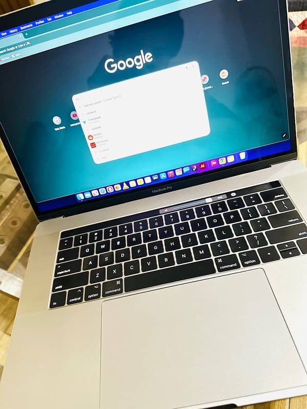 MacBook Pro 2017 Touchbar 15.4 inches 4