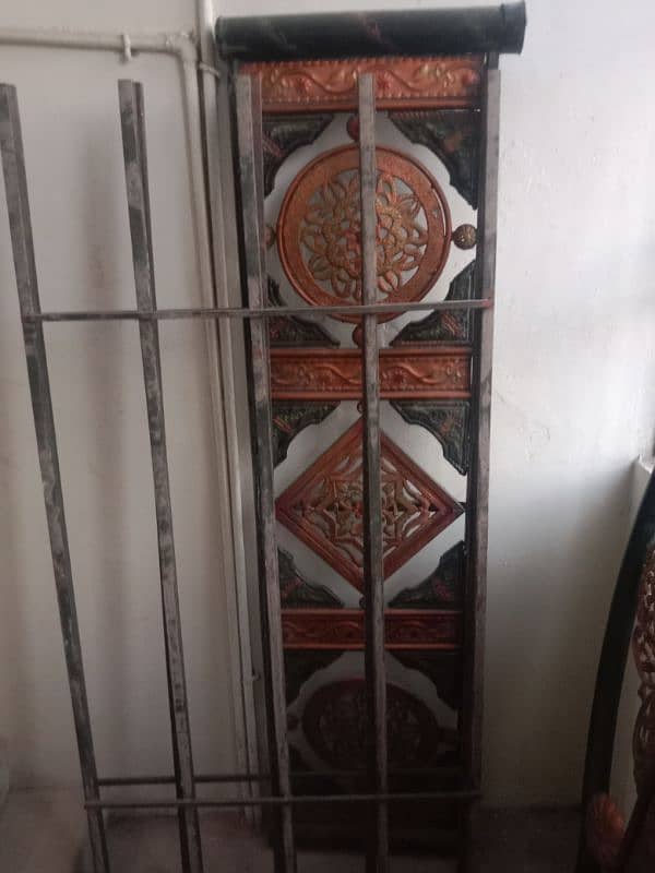 iron bed condition 10/9 without mattress 1