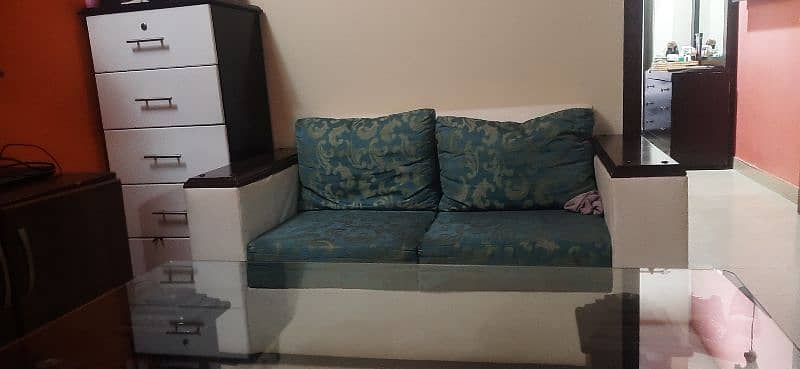 6 seter sofa set+1 center table+2 said table 3